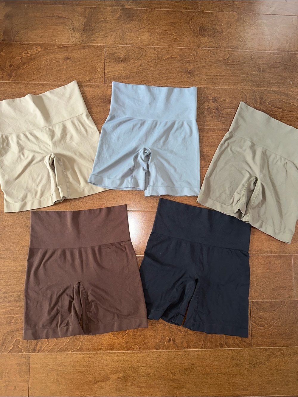 SKIMS SOFT SMOOTHING SEAMLESS SHORT BUNDLE OF 5 SMALL